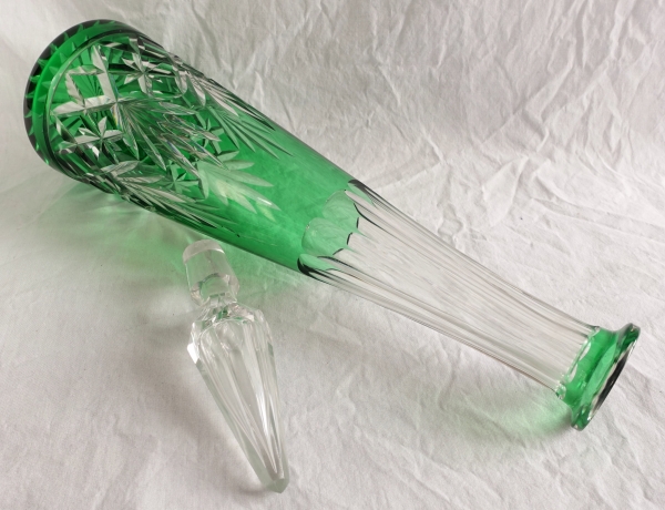 Carafe à vin du Rhin en cristal de St Louis - cristal overlay vert - Modèle Massenet