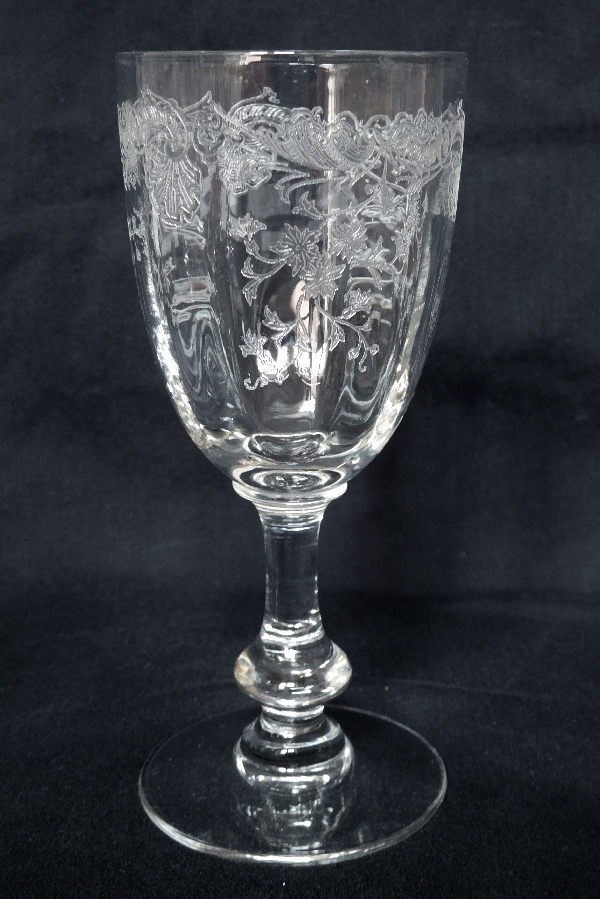 Verre à eau en cristal de Saint Louis, modèle Massenet à côtes vénitiennes gravé - 16cm