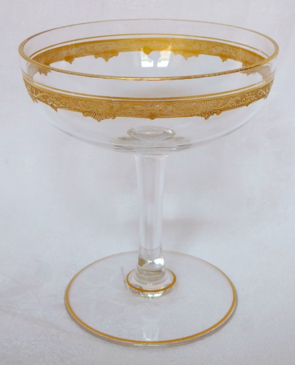 Coupe à champagne en cristal de Saint Louis, modèle Roty gravé et doré