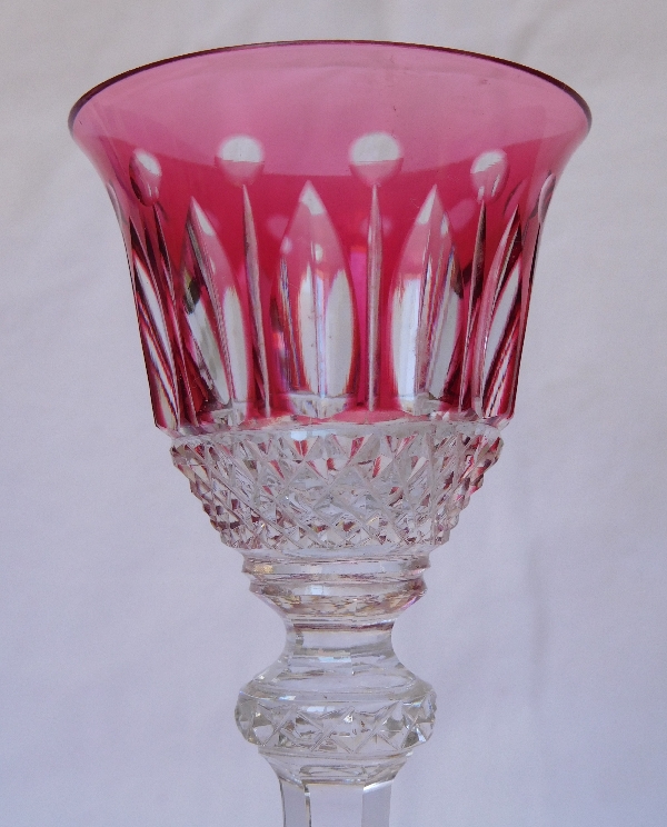 Verre à liqueur en cristal de St Louis, modèle Tommy, cristal overlay rose - 13,4cm