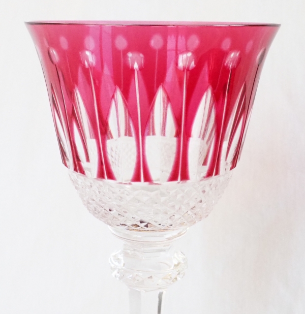 Verre à vin du Rhin / roemer en cristal de St Louis, modèle Tommy overlay rose - signé - 19,8cm