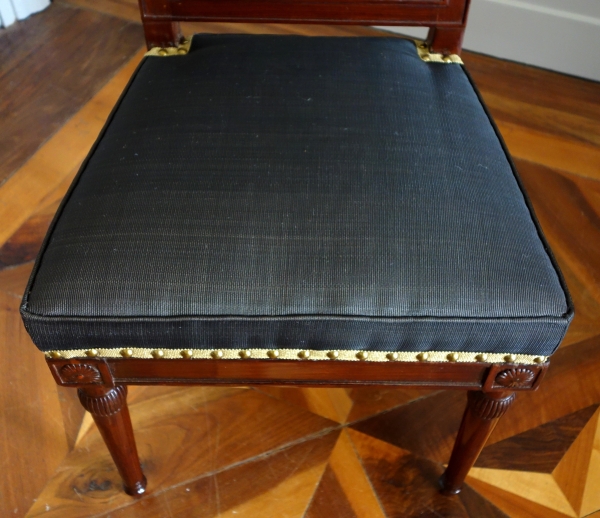 Georges Jacob : suite de 4 chaises à l'étrusque d'époque Directoire en acajou et crin de cheval