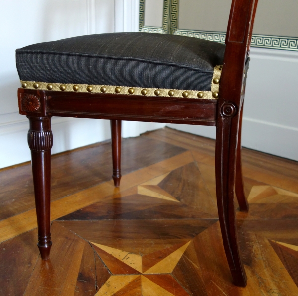 Georges Jacob : suite de 4 chaises à l'étrusque d'époque Directoire en acajou et crin de cheval