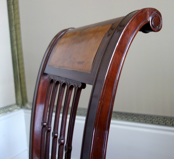 Georges Jacob : suite de 4 chaises à l'étrusque d'époque Directoire en acajou et crin de cheval