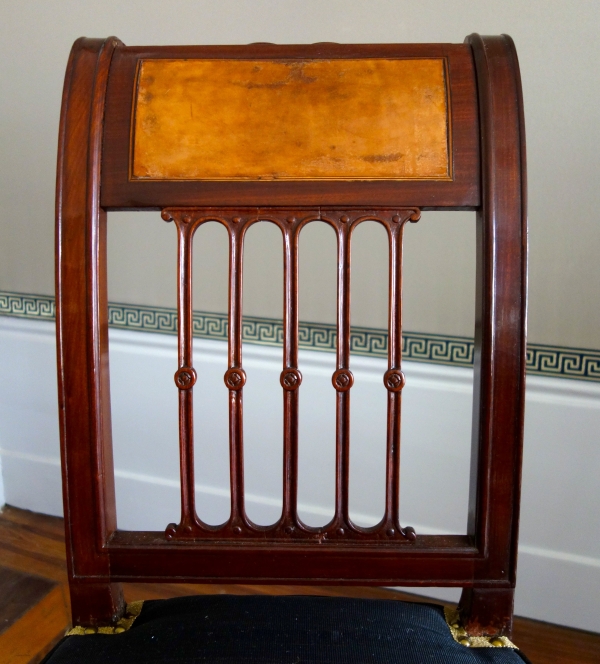 Georges Jacob : suite de 4 chaises à l'étrusque d'époque Directoire en acajou et crin de cheval