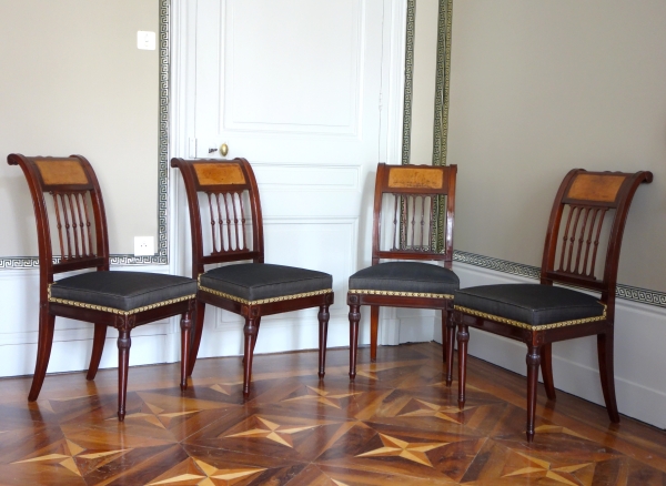 Georges Jacob : suite de 4 chaises à l'étrusque d'époque Directoire en acajou et crin de cheval