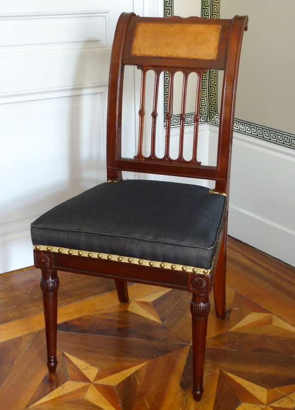 Georges Jacob : suite de 4 chaises à l'étrusque d'époque Directoire en acajou et crin de cheval