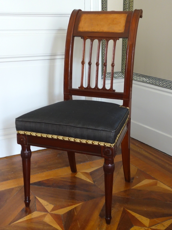 Georges Jacob : suite de 4 chaises à l'étrusque d'époque Directoire en acajou et crin de cheval