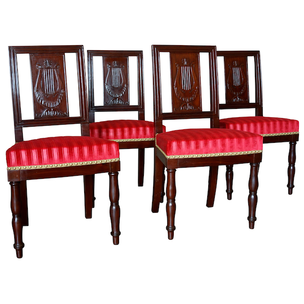 Série de 4 chaises d'audience Empire en acajou estampillées Quenne