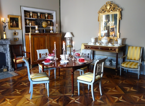Set of 4 lacquered wood chairs - late 18th century circa 1790
