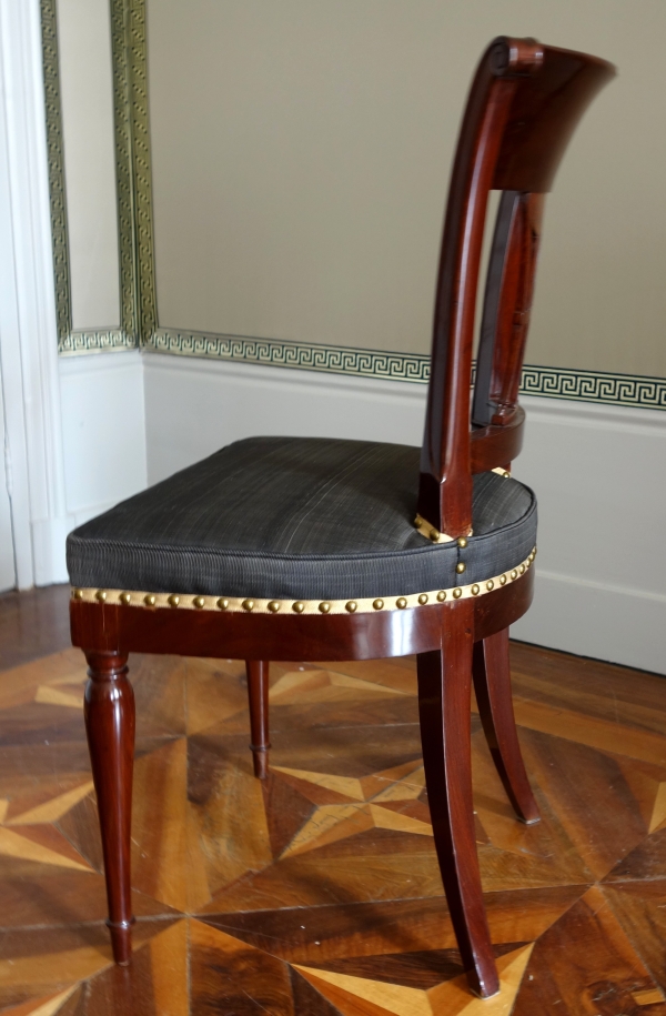 Demay rue de Clery - suite de 4 chaises d'époque Directoire acajou mouluré & crin - estampille