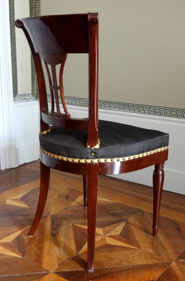 Demay rue de Clery - suite de 4 chaises d'époque Directoire acajou mouluré & crin - estampille
