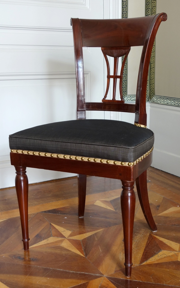 Demay rue de Clery - suite de 4 chaises d'époque Directoire acajou mouluré & crin - estampille