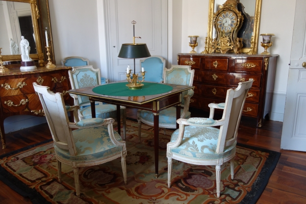 Claude Lerat : salon de 4 fauteuils cabriolets d'époque Louis XVI garniture de soie, estampille