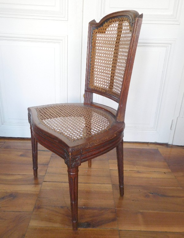 Série de 6 chaises cannées de salle à manger d'époque Louis XVI