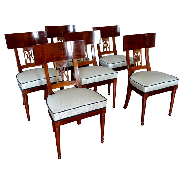 6 chaises de salle à manger Klismos en acajou, époque Consulat Empire vers 1800