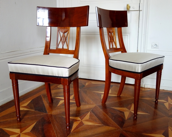 6 mahogany Klismos-shaped chairs, Empire period circa 1800