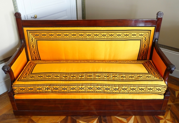 Canapé sofa à la turque en acajou, époque Consulat Empire, attribué à Jacob Frères