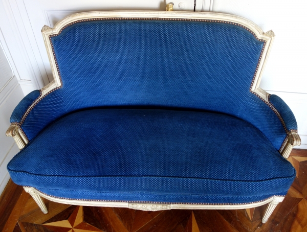 Canapé 2 places d'époque Louis XVI en velours bleu, XVIIIe siècle vers 1790
