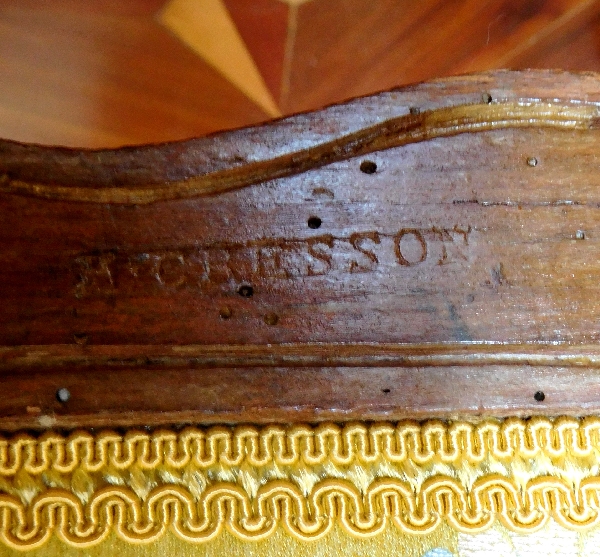 Cresson - provenance royale : chaise de salon d'époque Louis XV estampillée