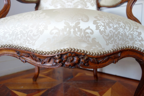 Louis XV walnut armchair attributed to Pierre Nogaret - 18th century circa 1850