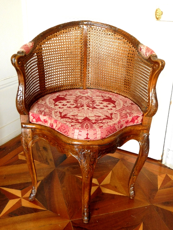 Regence walnut office armchair - early 18th century