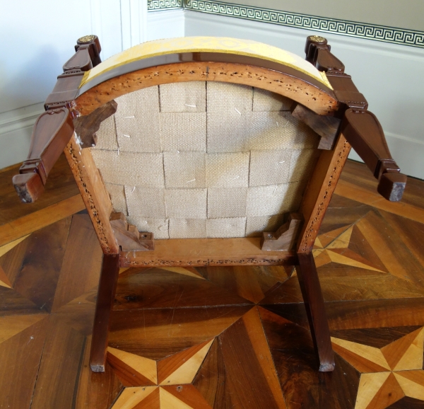 Fauteuil de bureau d'époque Empire en acajou et bronze doré - galon au fil d'or