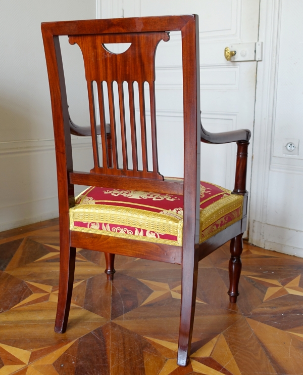 Palais de Saint Cloud : fauteuil Empire estampillé de Jean Pierre Louis et numéros d'inventaire