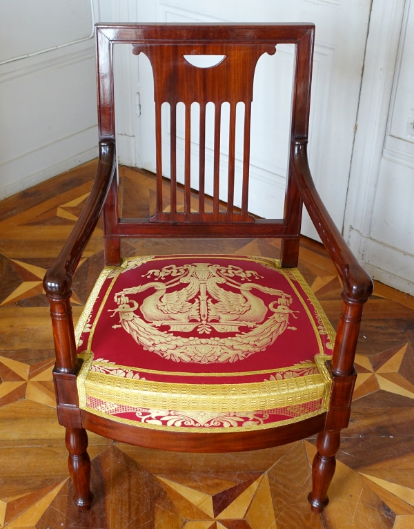 Palais de Saint Cloud : fauteuil Empire estampillé de Jean Pierre Louis et numéros d'inventaire