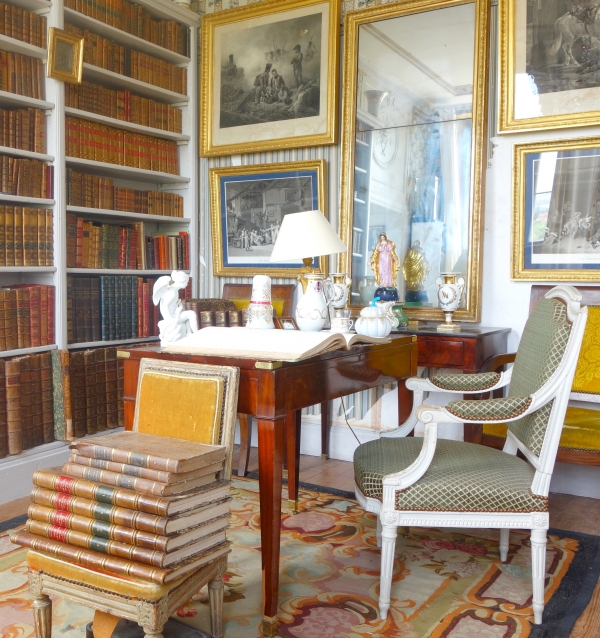 Fauteuil de bureau d'époque Louis XVI recouvert de crin de cheval, attribué à Claude Séné 