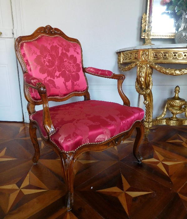 Louis XV walnut armchair, 18th century