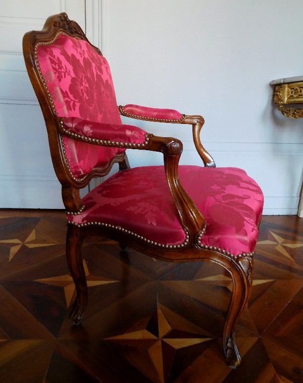 Louis XV walnut armchair, 18th century