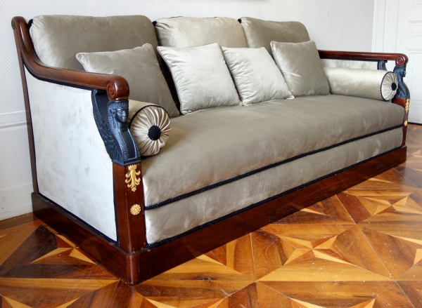 Grand canapé sofa à la Turque d'époque Empire Retour d'Egypte en acajou et bronze doré