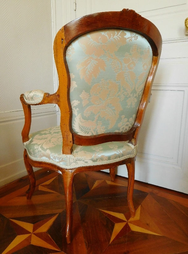 Pair of Louis XV walnut cabriolet armchairs - 18th century
