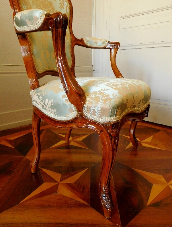 Pair of Louis XV walnut cabriolet armchairs - 18th century