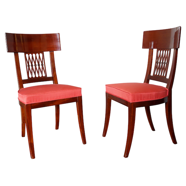 Pair of mahogany Klismos-shaped chairs stamped Chapuis - late 18th century