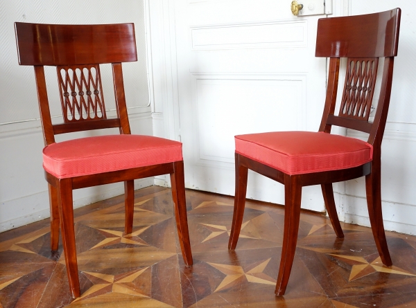 Pair of mahogany Klismos-shaped chairs stamped Chapuis - late 18th century