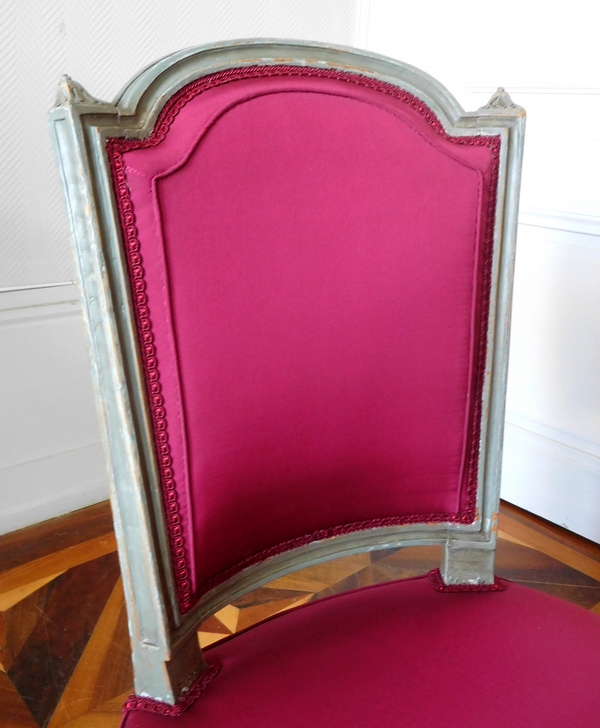 Paire de chaises d'époque Louis XVI, faille de soie pourpre