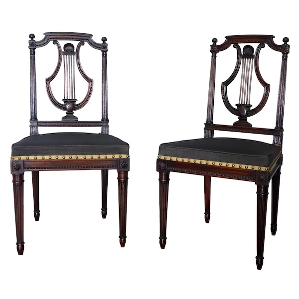 Compiegne - Mobilier de l'Empereur, paire de chaises lyre acajou époque Louis XVI par Deshayes