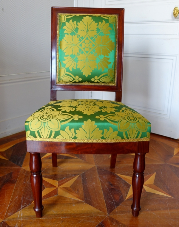Paire de chaises royales par Jacob au Chateau d'Eu - époque Empire Restauration - estampille et numéro d'inventaire