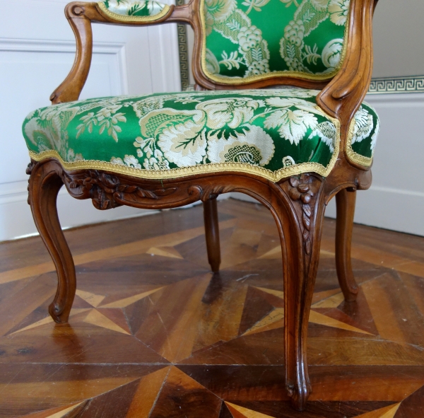 Pierre Nogaret - pair of Louis XV cabriolet armchairs - stamped