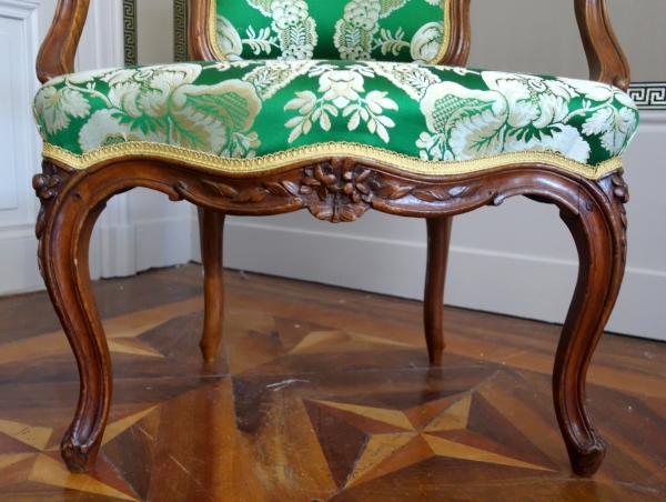 Pierre Nogaret - pair of Louis XV cabriolet armchairs - stamped