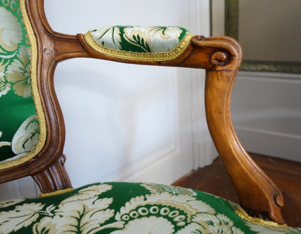 Pierre Nogaret - pair of Louis XV cabriolet armchairs - stamped