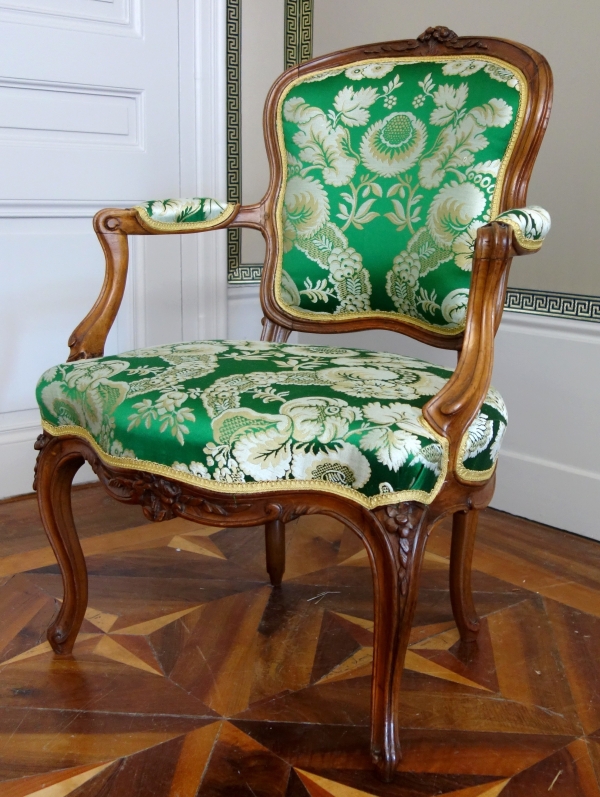 Pierre Nogaret - pair of Louis XV cabriolet armchairs - stamped