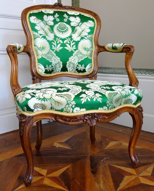 Pierre Nogaret - pair of Louis XV cabriolet armchairs - stamped