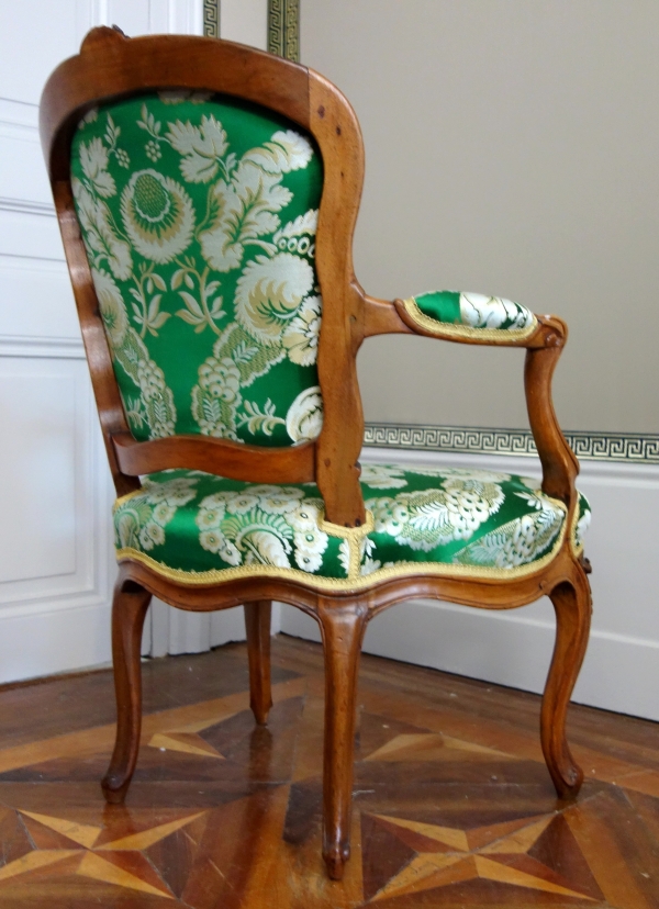 Pierre Nogaret - pair of Louis XV cabriolet armchairs - stamped