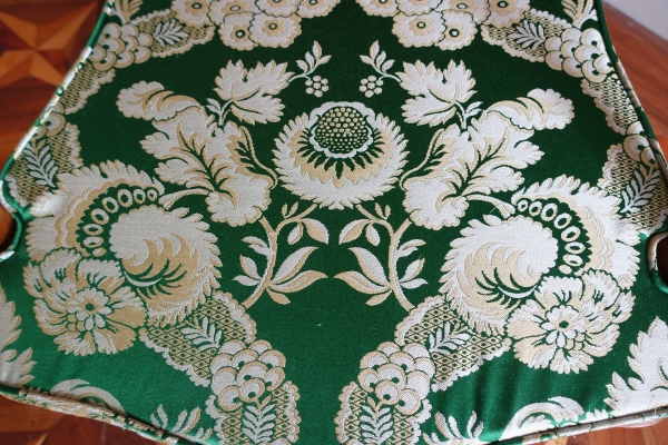 Paire de fauteuils cannés d'époque Louis XV en noyer, travail Lyonnais, entourage de Nogaret
