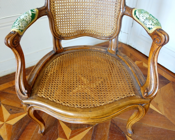 Sulpice Brizard : paire de fauteuils cannés d'époque Louis XV - estampillés