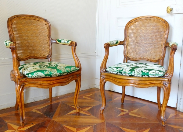 Sulpice Brizard : pair of Louis XV caned armchairs - 18th century