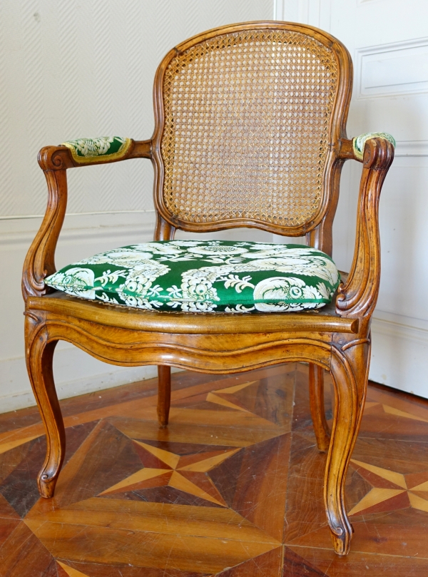 Sulpice Brizard : pair of Louis XV caned armchairs - 18th century